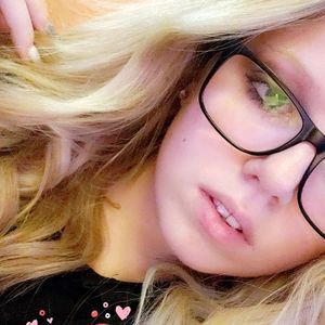 Meet your Posher, Corina